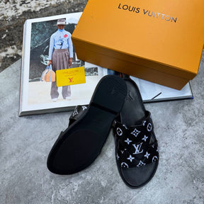L.V SLIPPERS MENS BLACK/BLUE