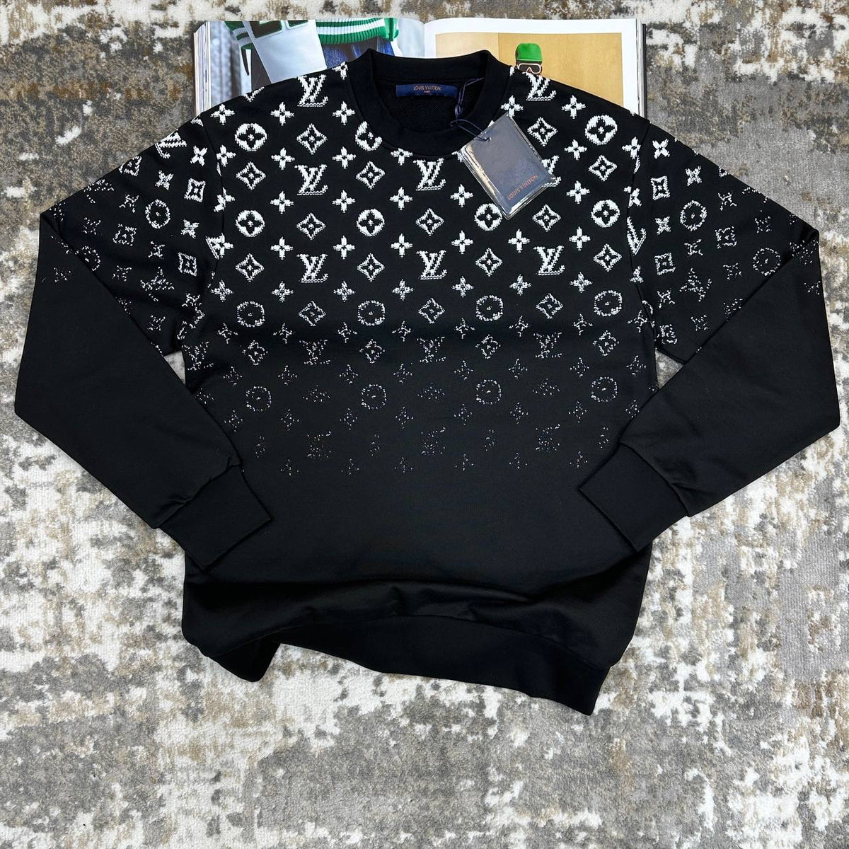 L.V JUMPER BLACK