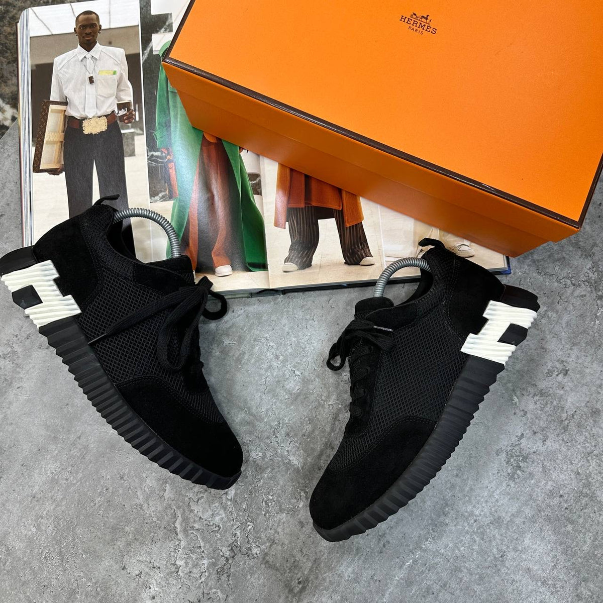 HRMS BOUNCING TRAINERS ALL BLACK