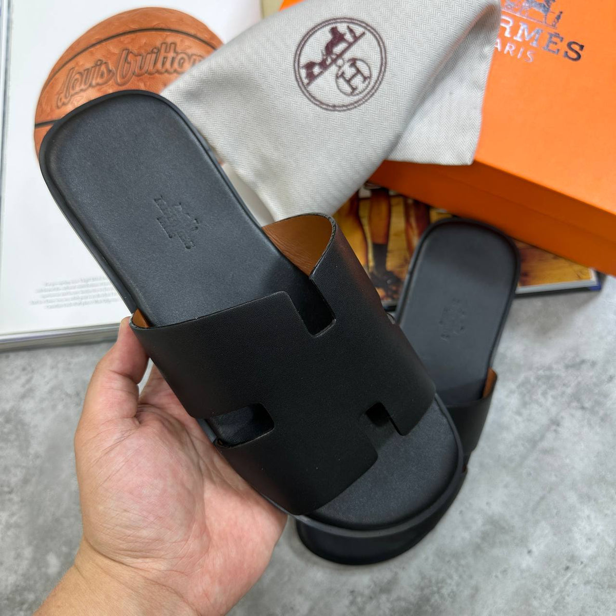 HRMES SLIPPERS MENS BLACK