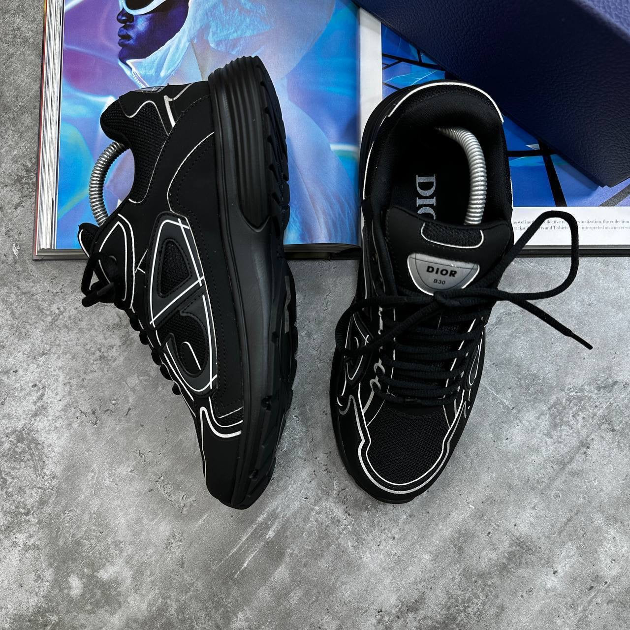 B-30 TRAINER-ALL BLACK