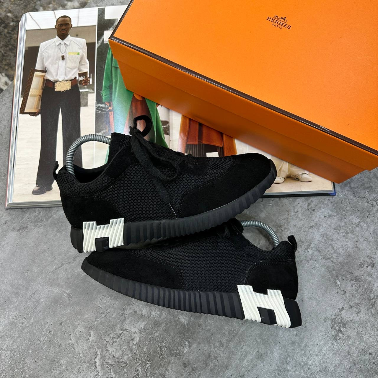HRMS BOUNCING TRAINERS ALL BLACK