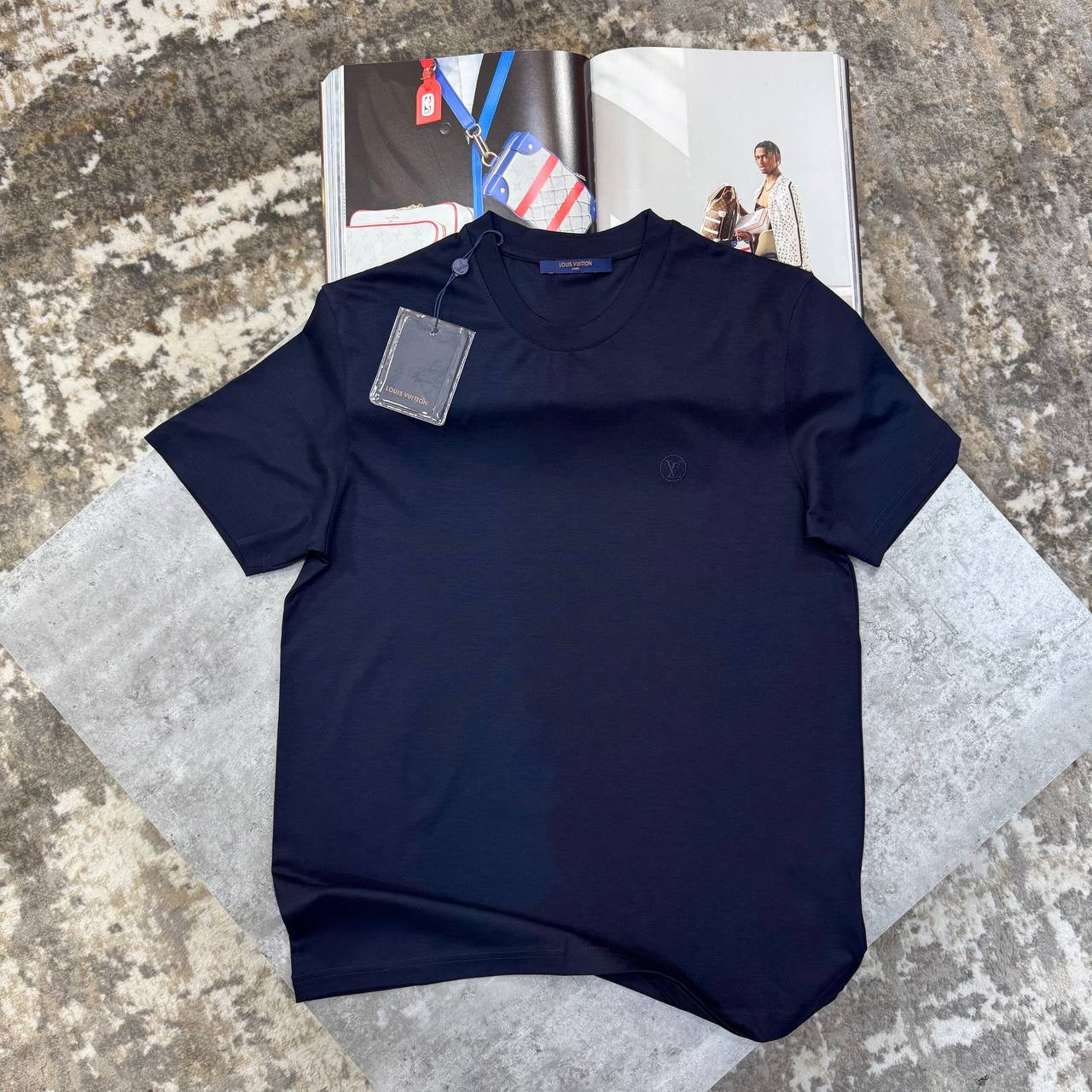L.V FRONT SMALL LOGO TSHIRT-NAVY