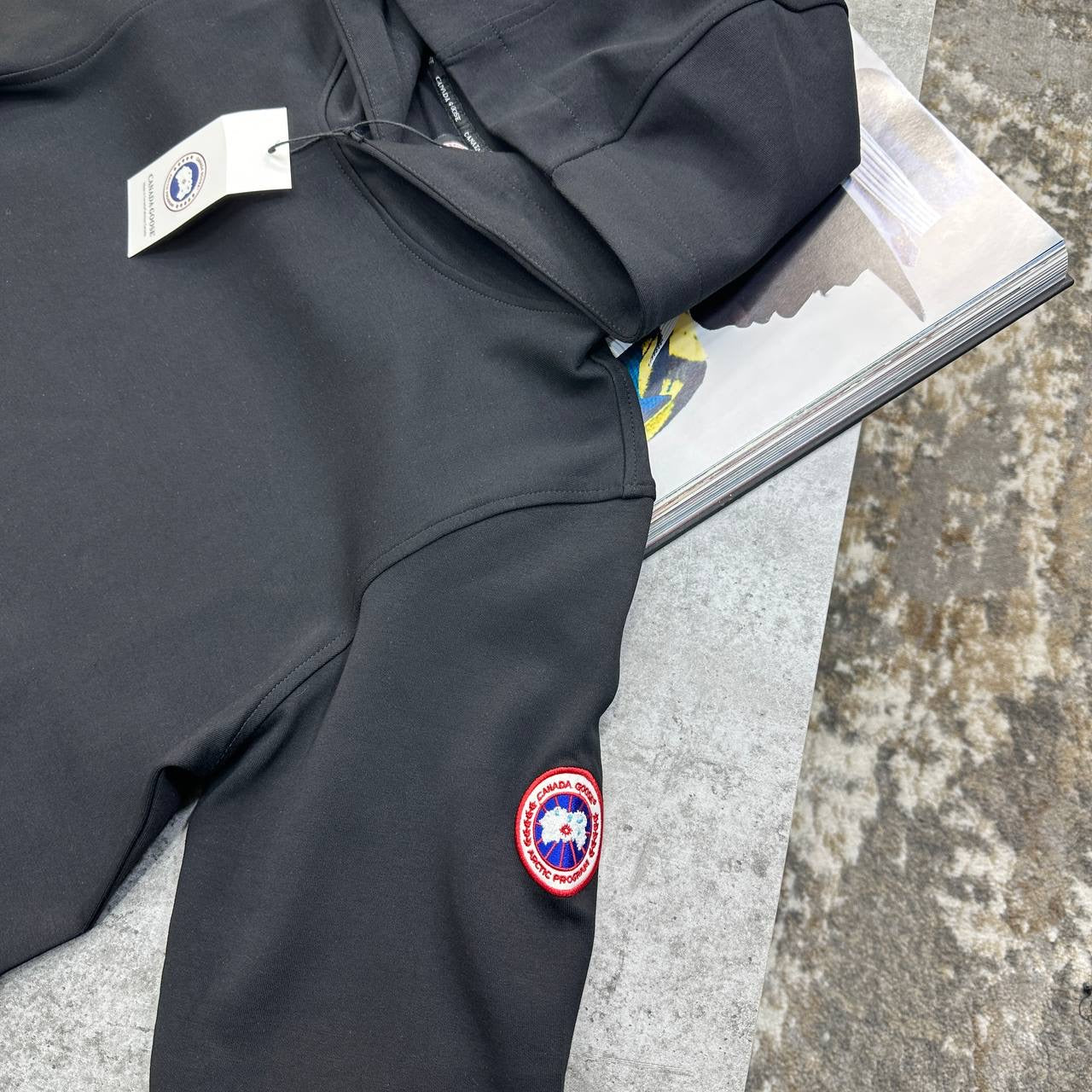 CG SIDE BADGE HOODIE BLACK