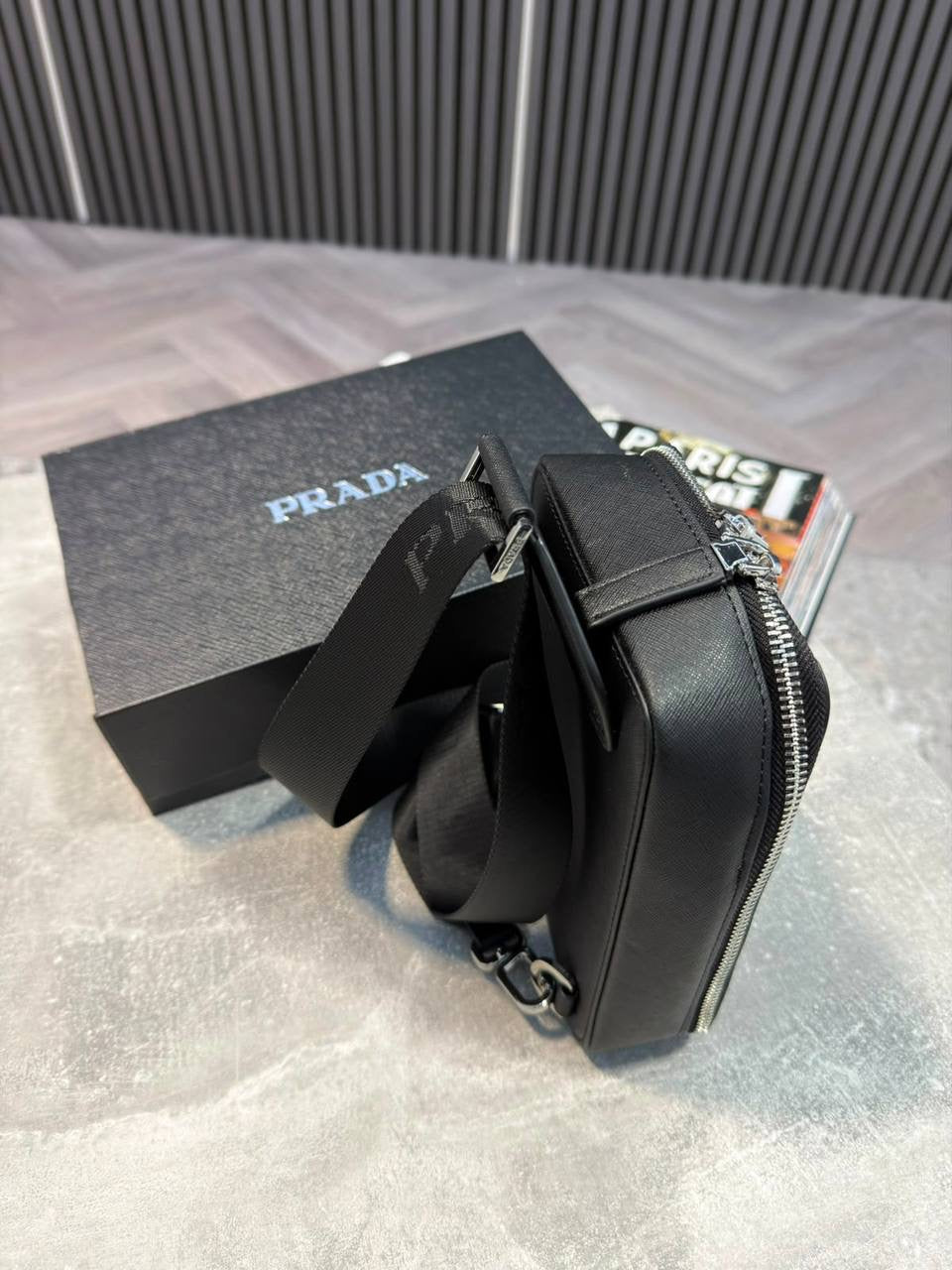 BRIQUE SAFFIANO MENS BAG BLACK