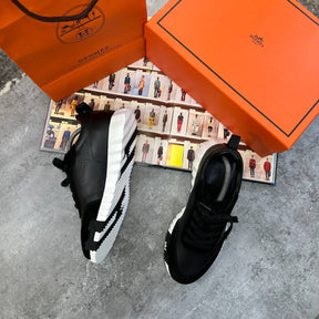 HRMS TRAINER BLACK/WHITE