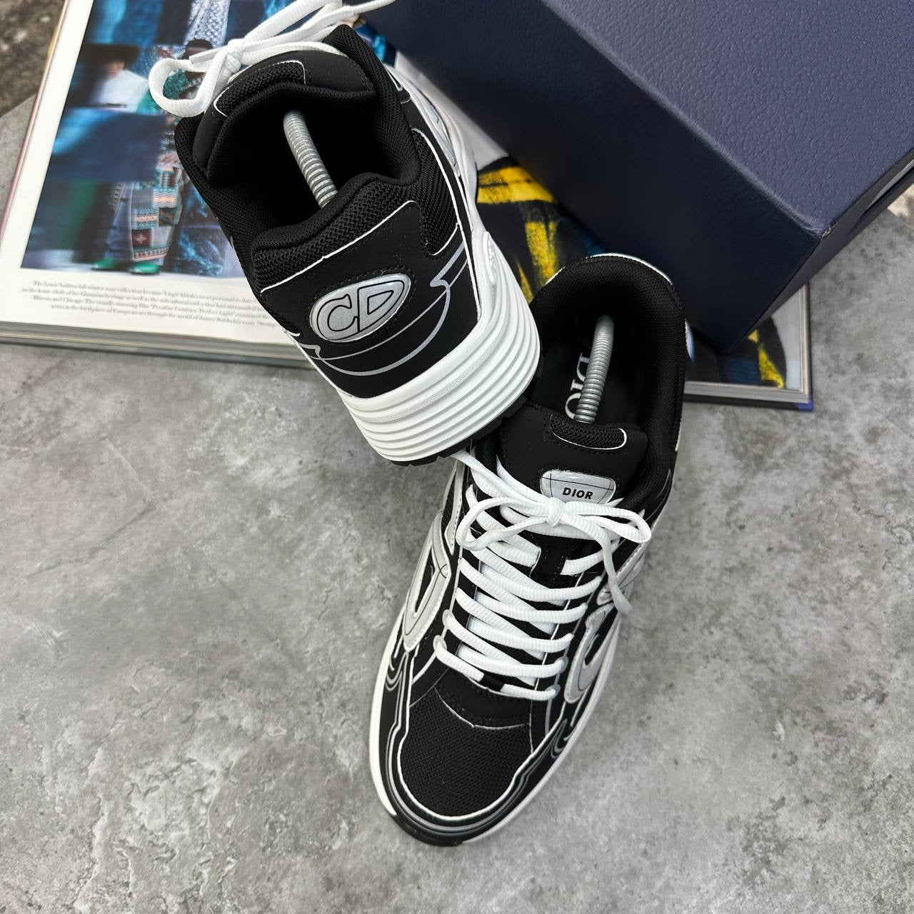B-30 TRAINER-BLACK/WHITE