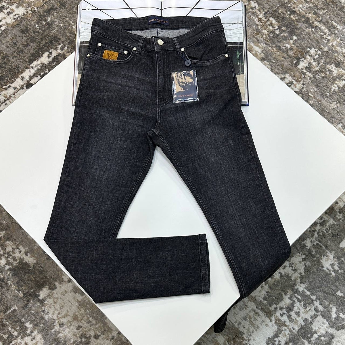 L.V SLIM FIT JEANS BLACK