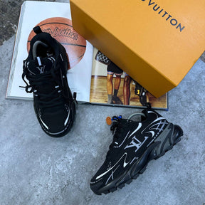 LVE TRAINER TRIPLE BLACK