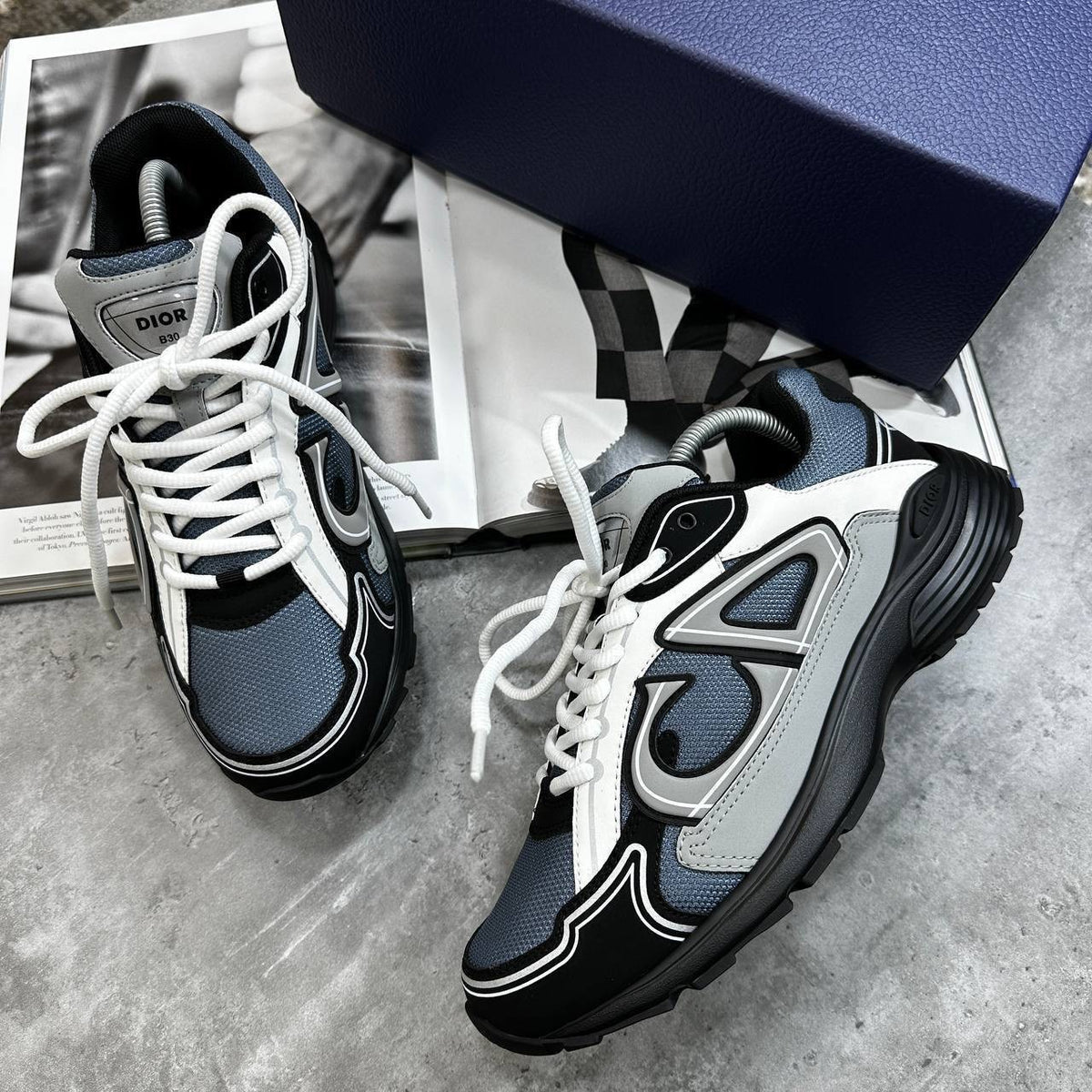 B-30 TRAINER-GREY/BLACK