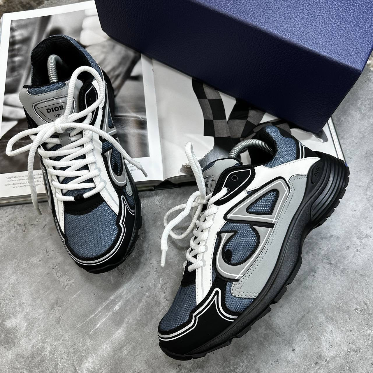 B-30 TRAINER-GREY/BLACK