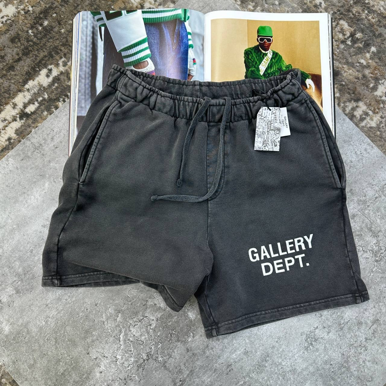 GLRY SHORTS BLACK