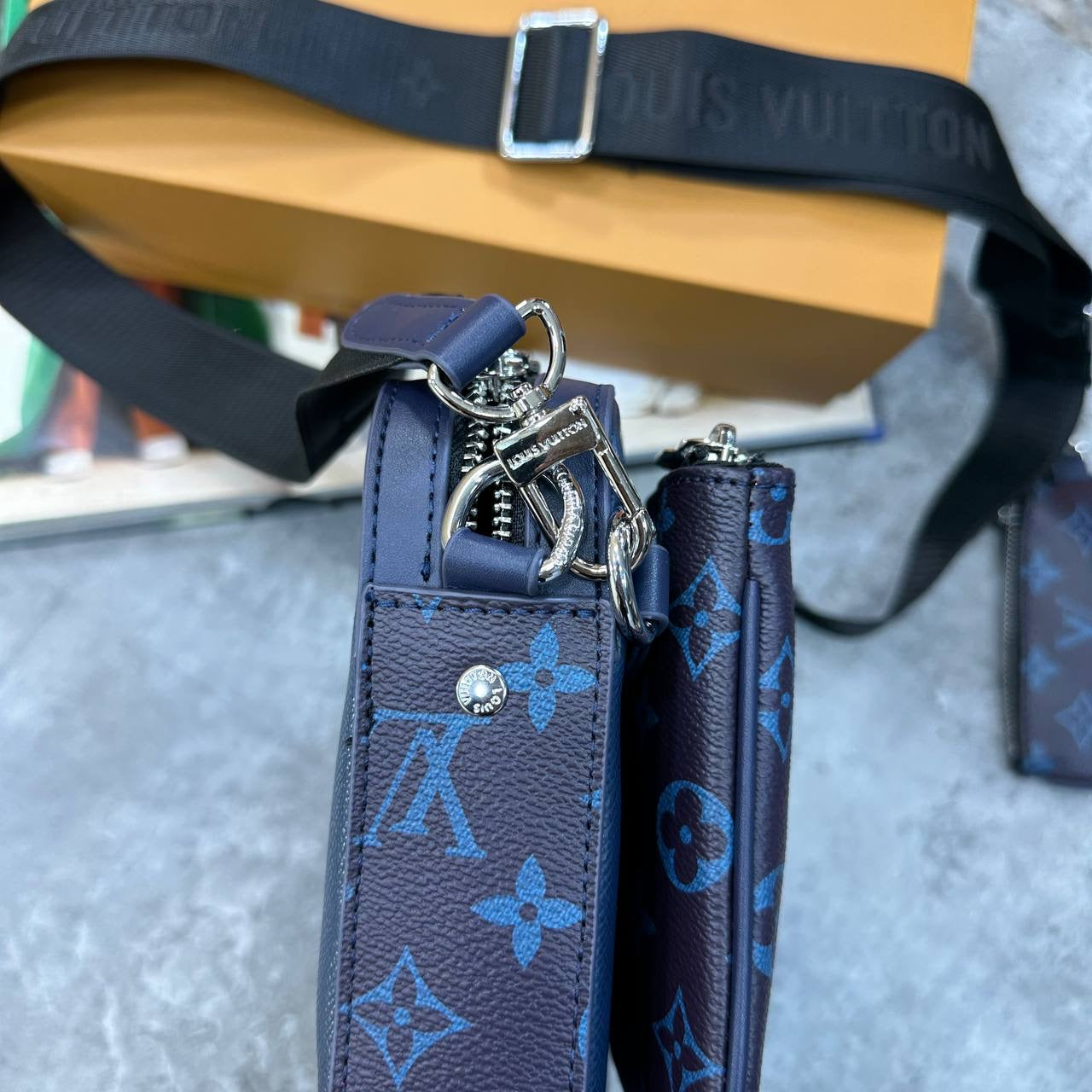 LVE TRIO BAG NAVY
