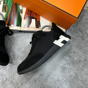 HRMS BOUNCING TRAINERS ALL BLACK