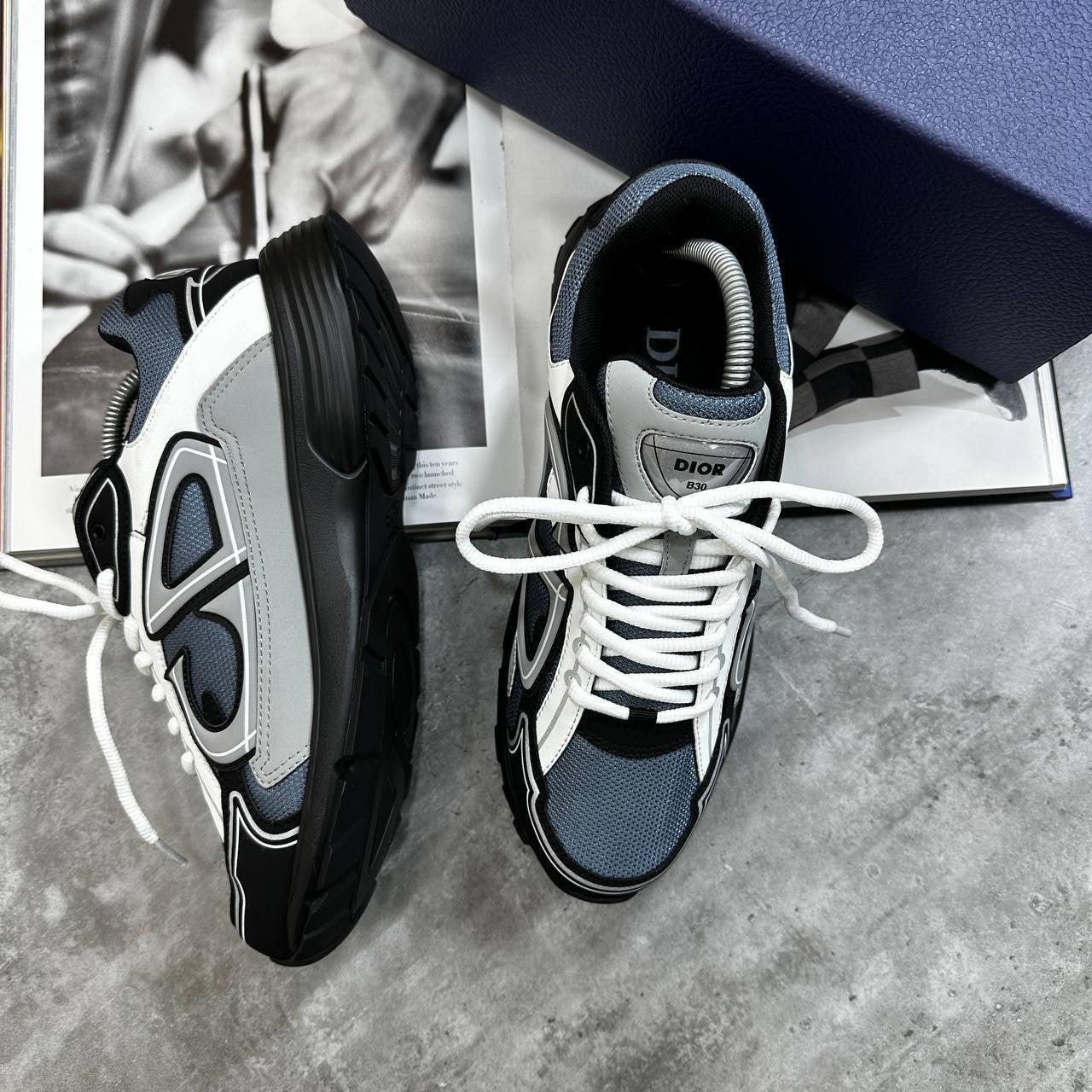 B-30 TRAINER-GREY/BLACK