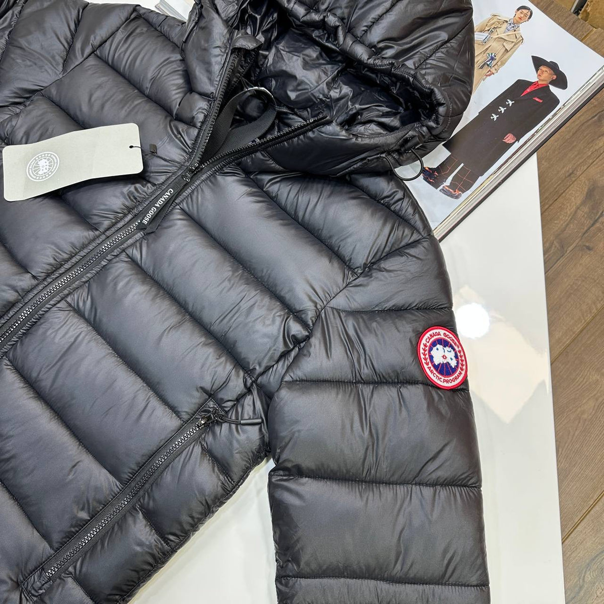 CNADA-GOOSE ZIP CROFTON JACKET-BLACK WITH RED BADGE