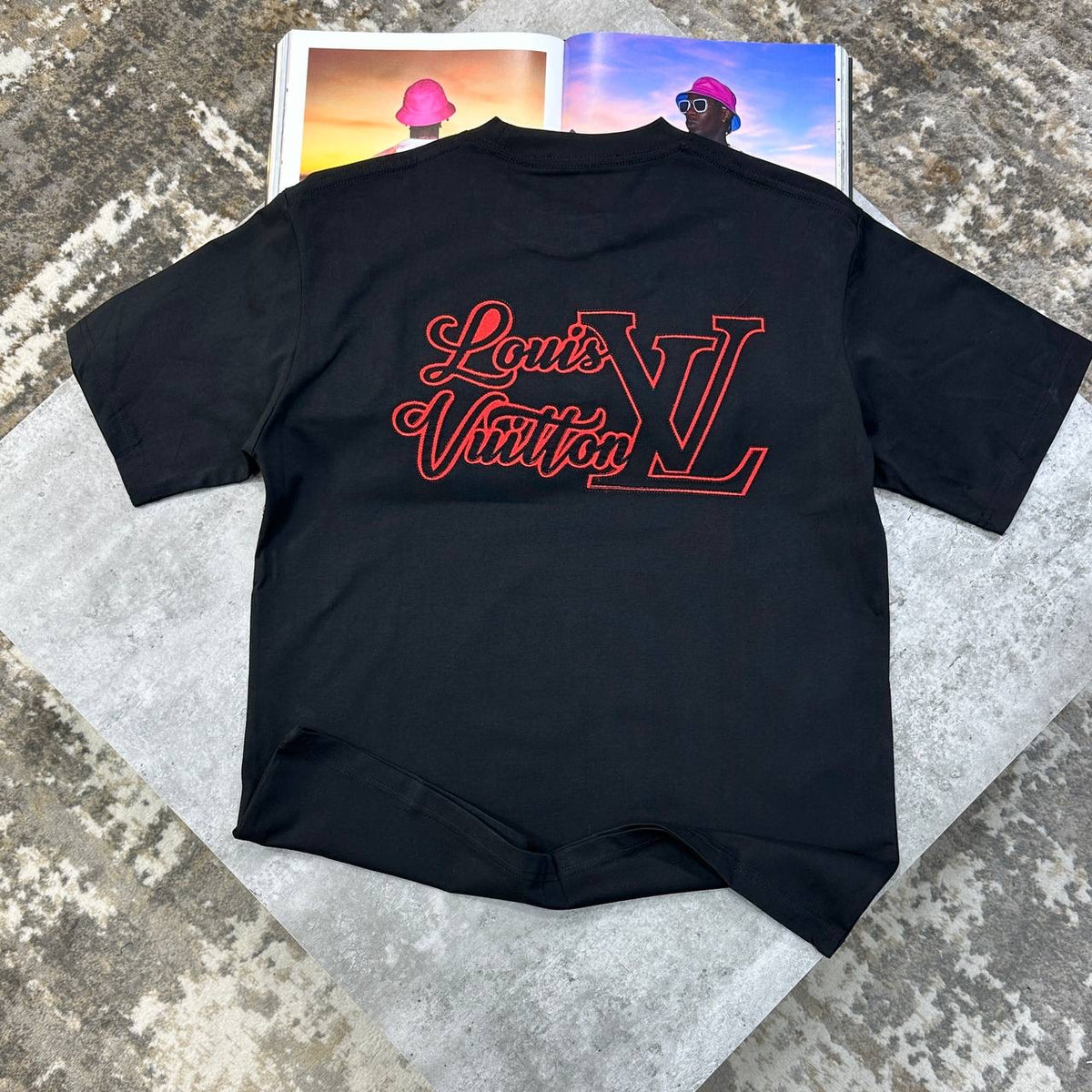 LVE BACK BIG LOGO TSHIRT-BLACK