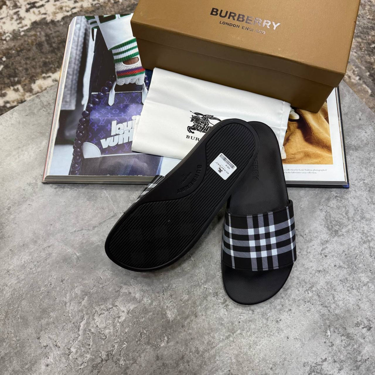 BRBRY SLIPPERS MENS BLUE