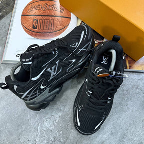 LVE TRAINER TRIPLE BLACK