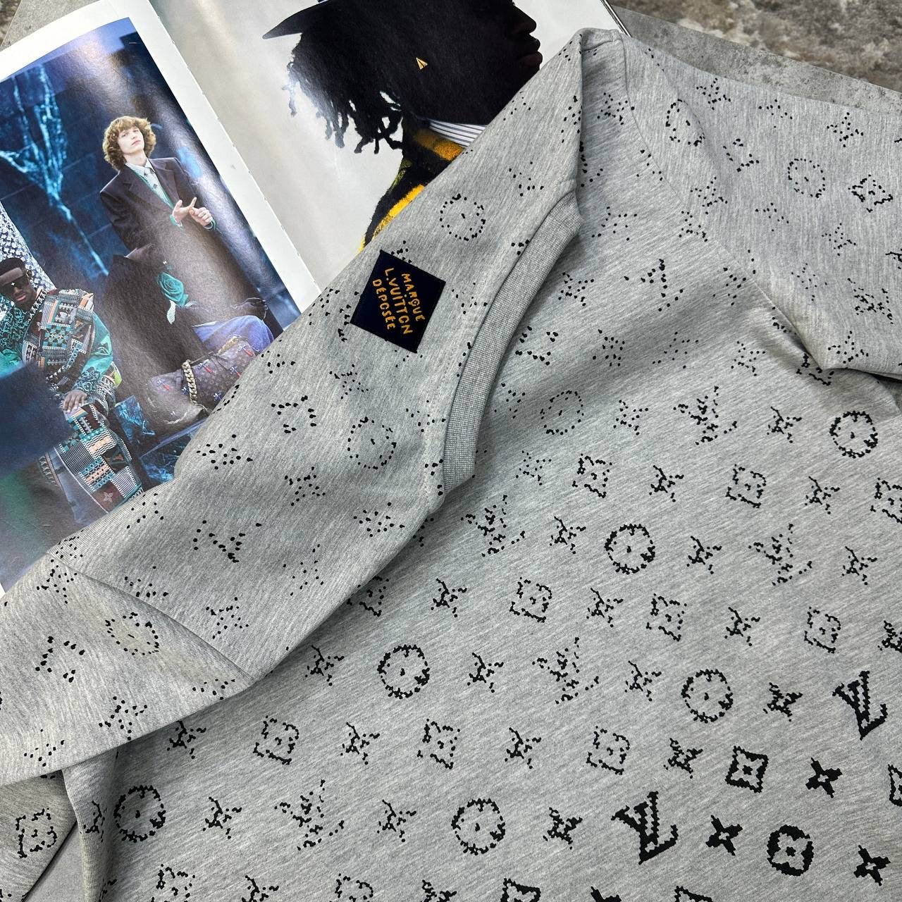 LVE FULL PRINT JUMPER GREY
