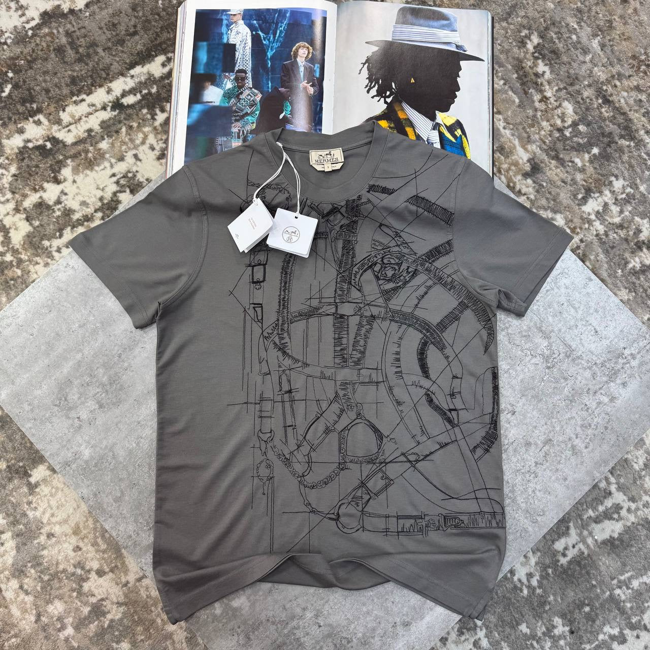 HRMS FRONT BIG PRINT T SHIRT GREY