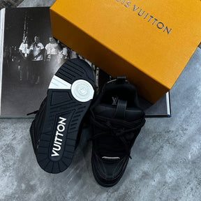 LVE TRAINER - ALL BLACK