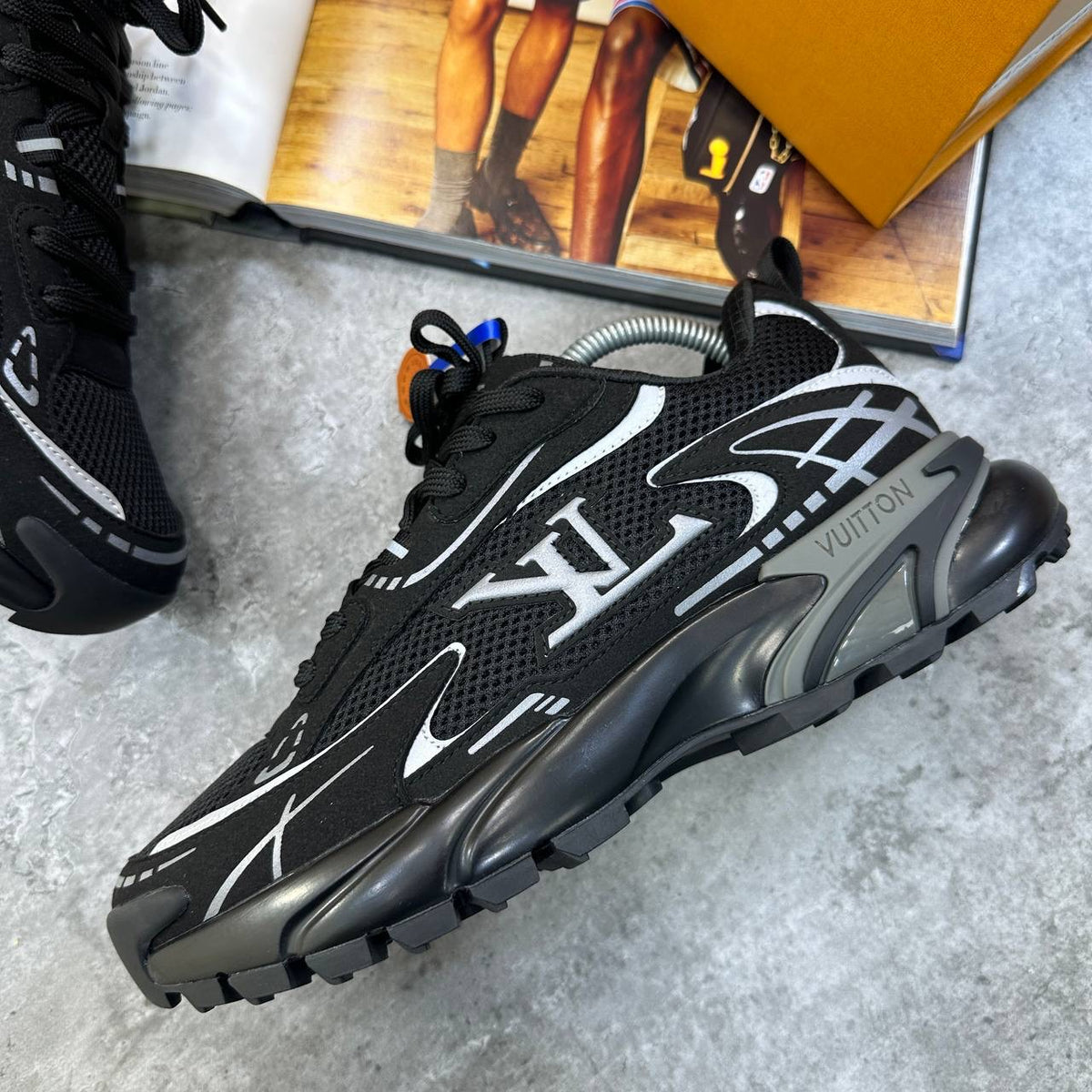 LVE TRAINER TRIPLE BLACK