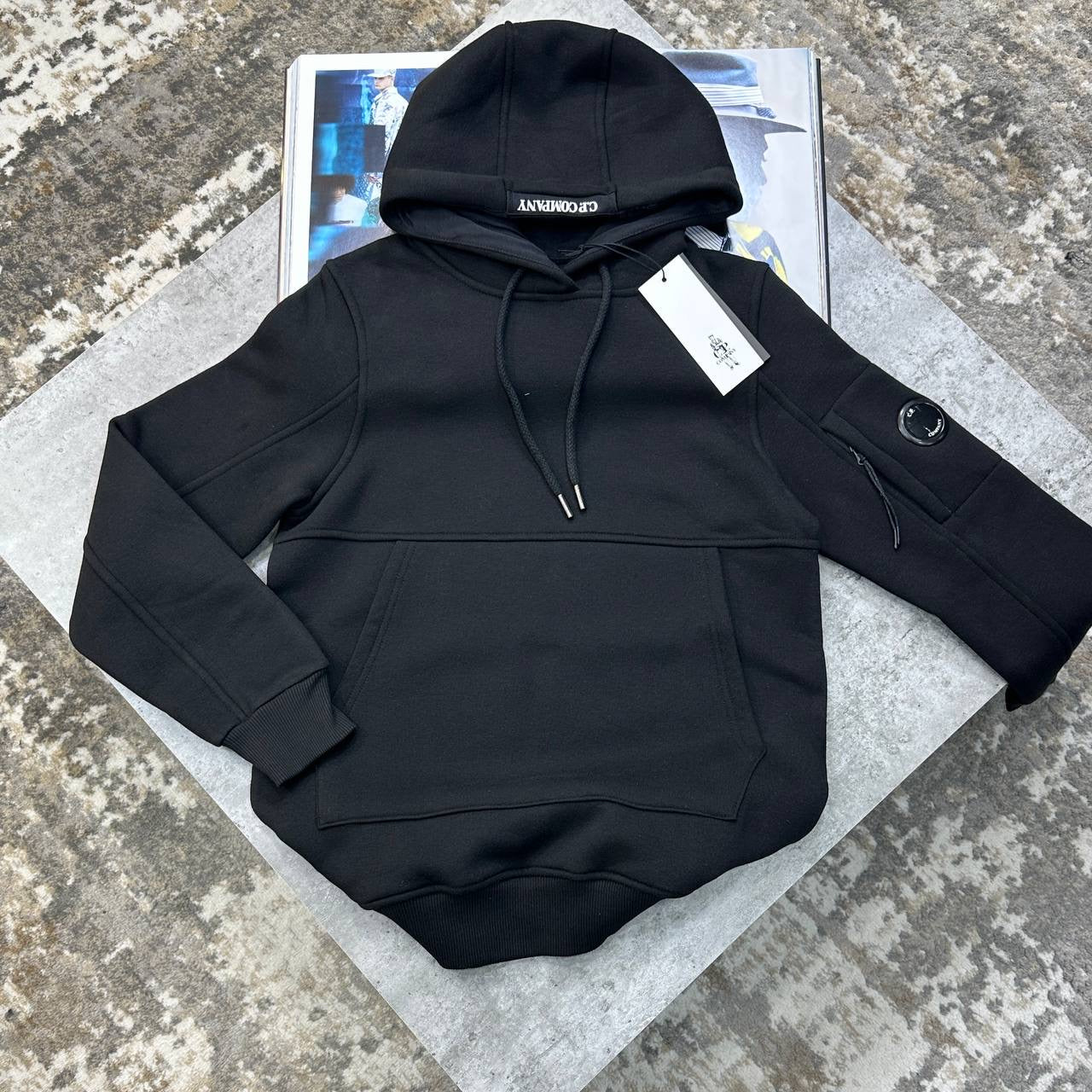 CP SIDE BADGE HOODIE BLACK