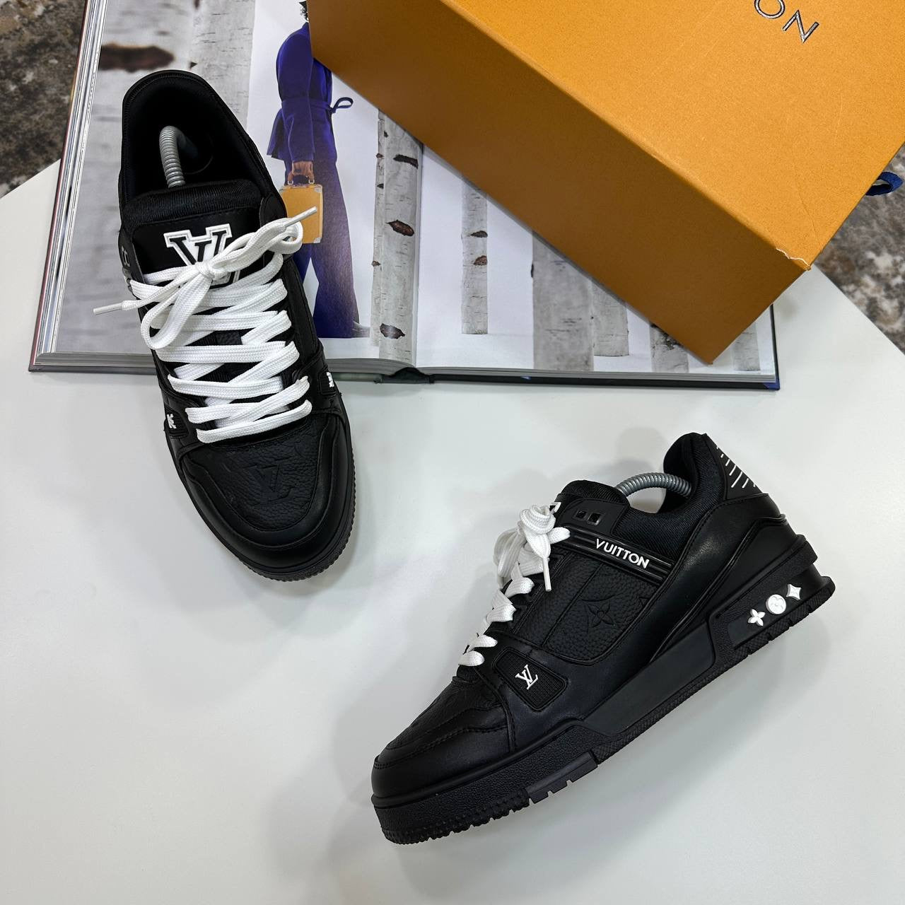 LVE TRAINER - BLACK/WHITE