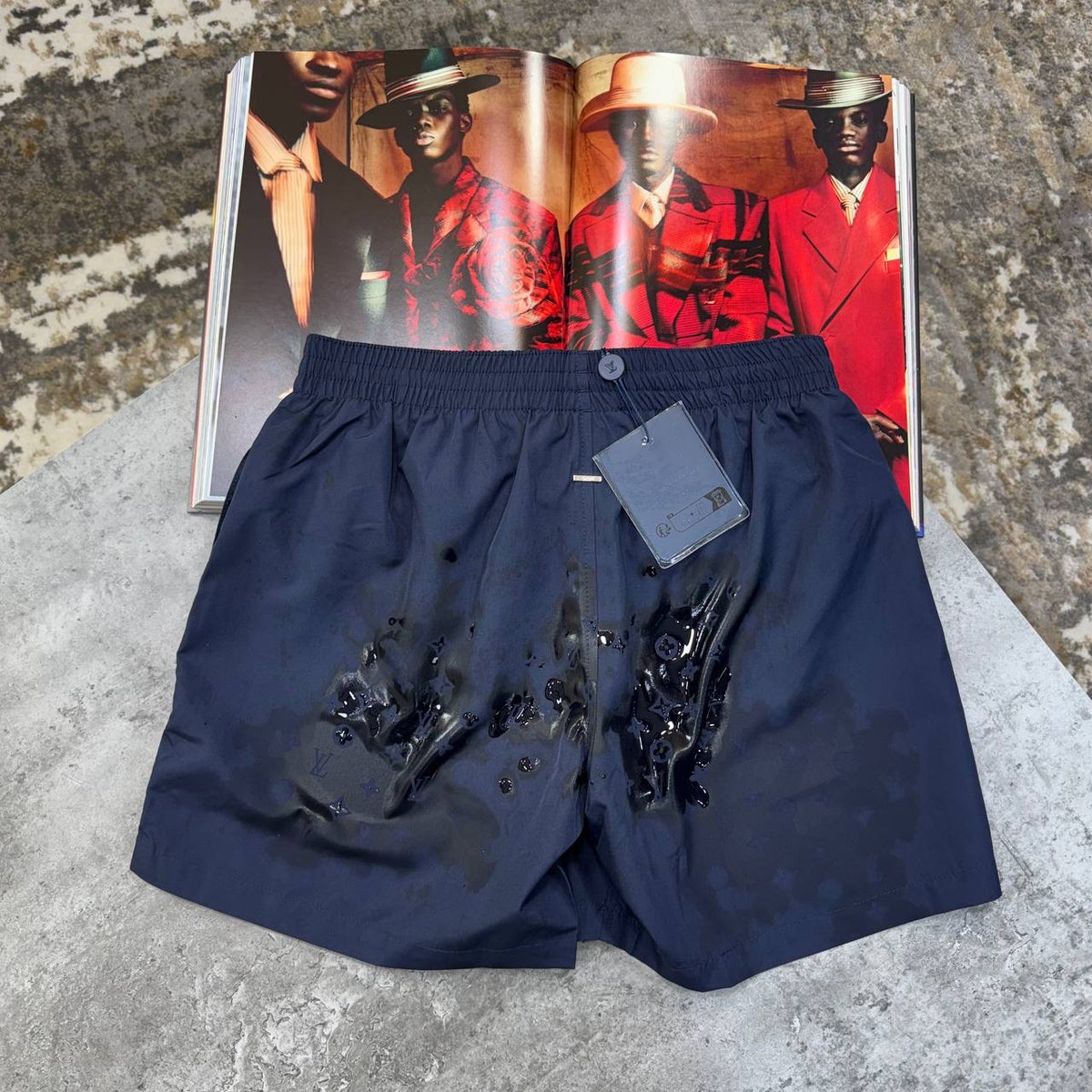 L.V WATER REACTIVE SWIM SHORT NAVY
