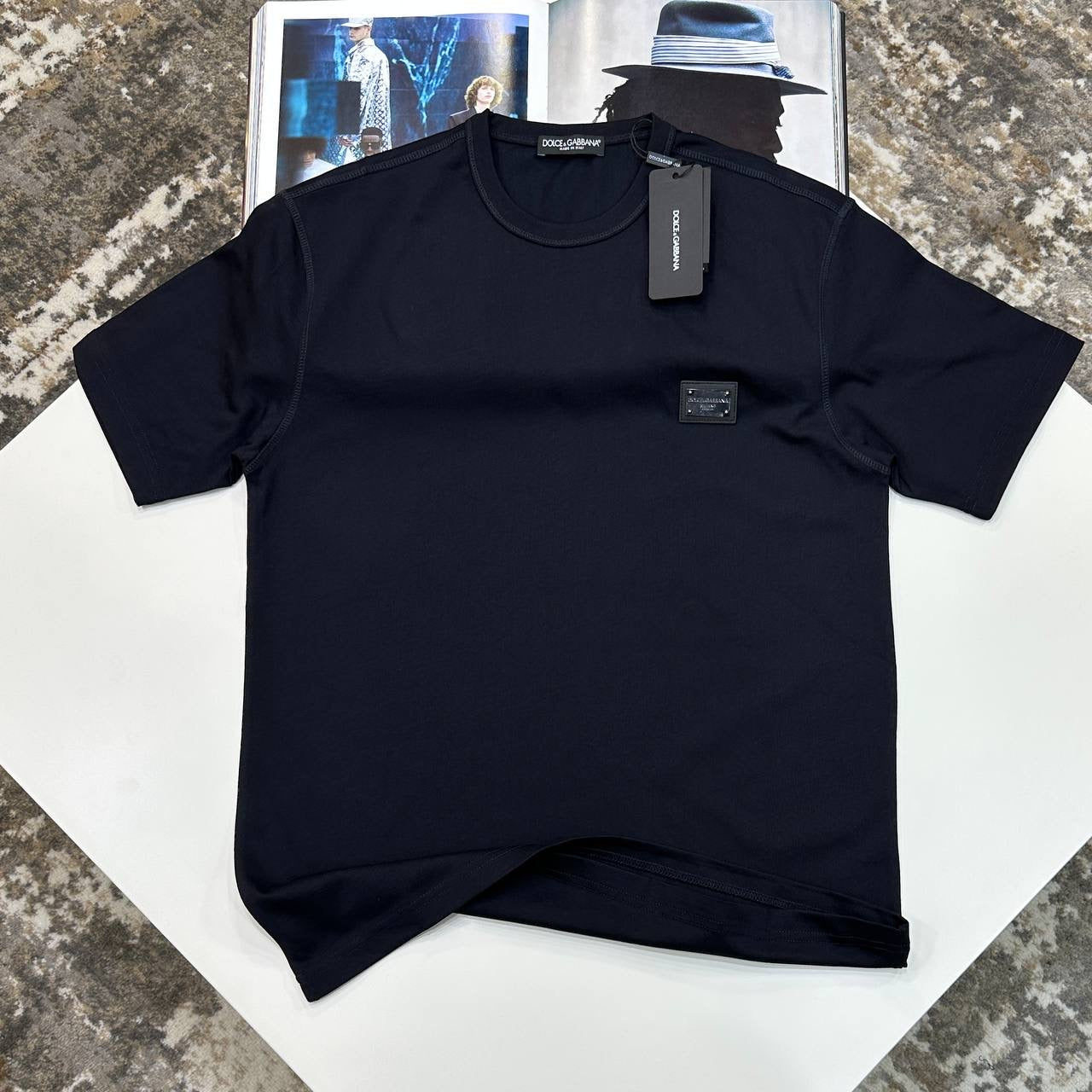 DandG METAL BADGE TSHIRT-BLACK