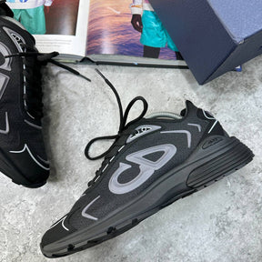 B30 TRAINER ALL BLACK