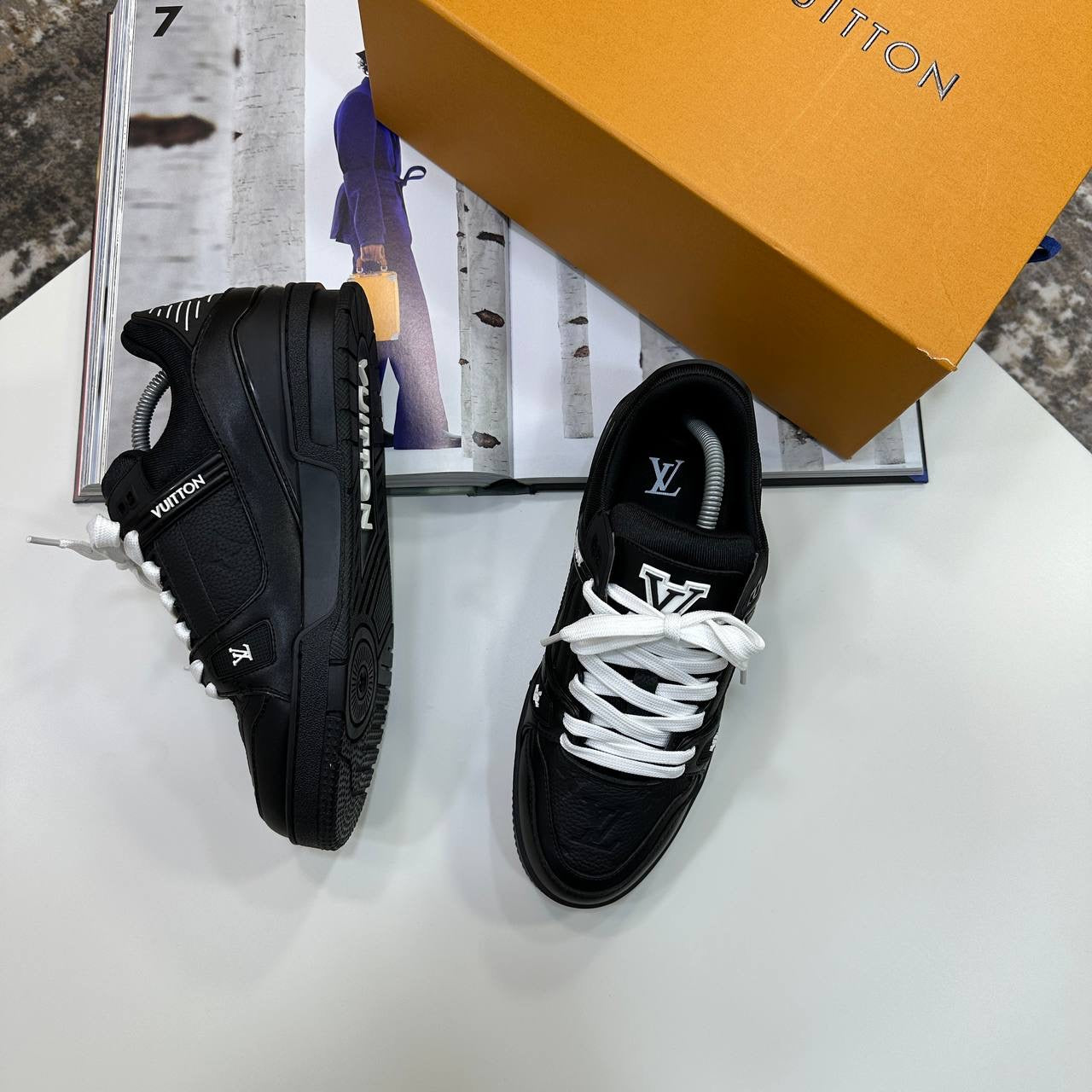 LVE TRAINER - BLACK/WHITE