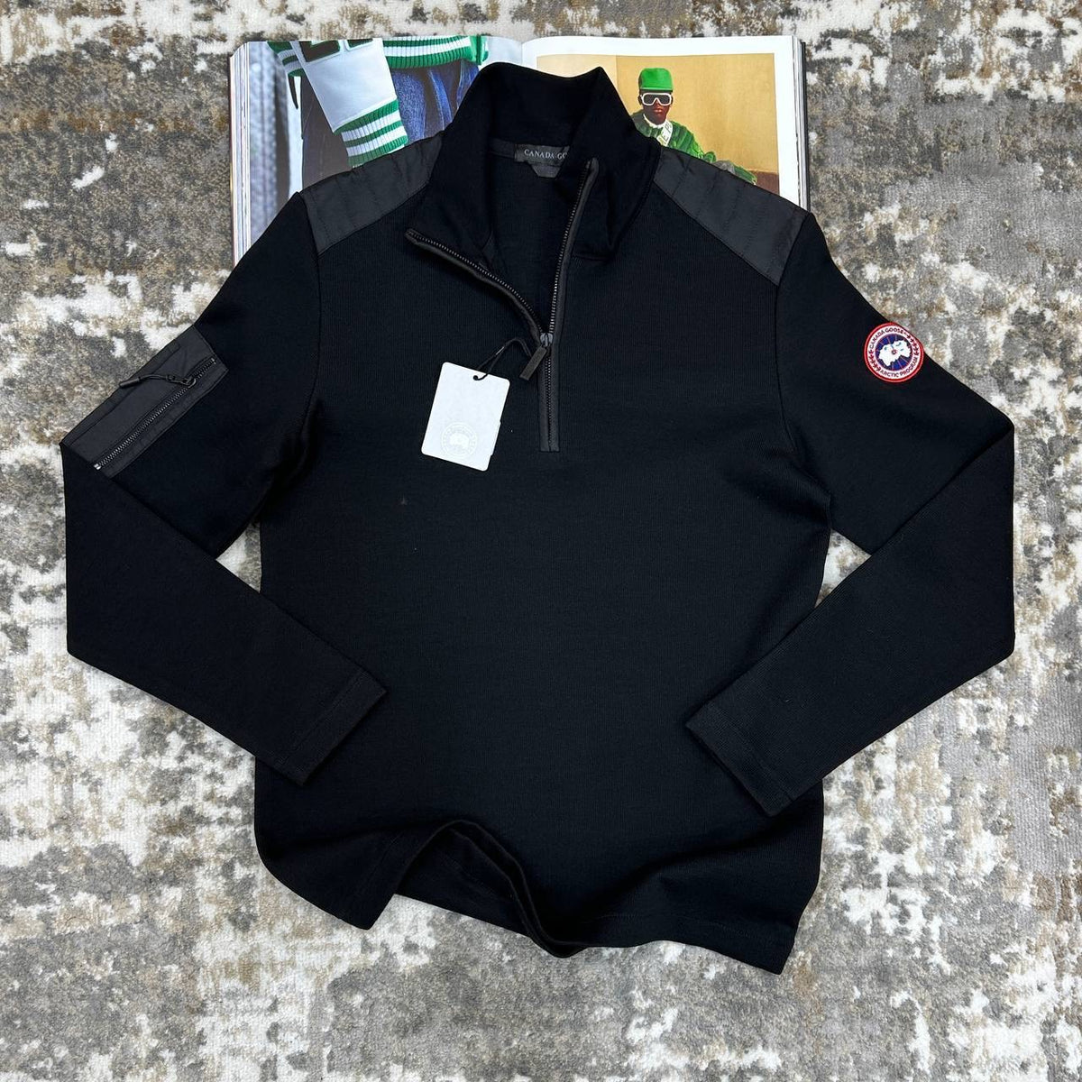 CNDA GOOSE HALF ZIP BLACK