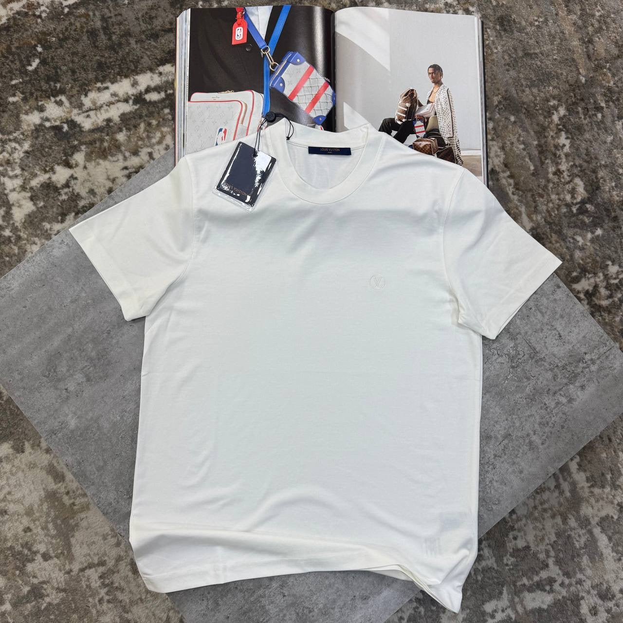 L.V FRONT SMALL LOGO TSHIRT-WHITE