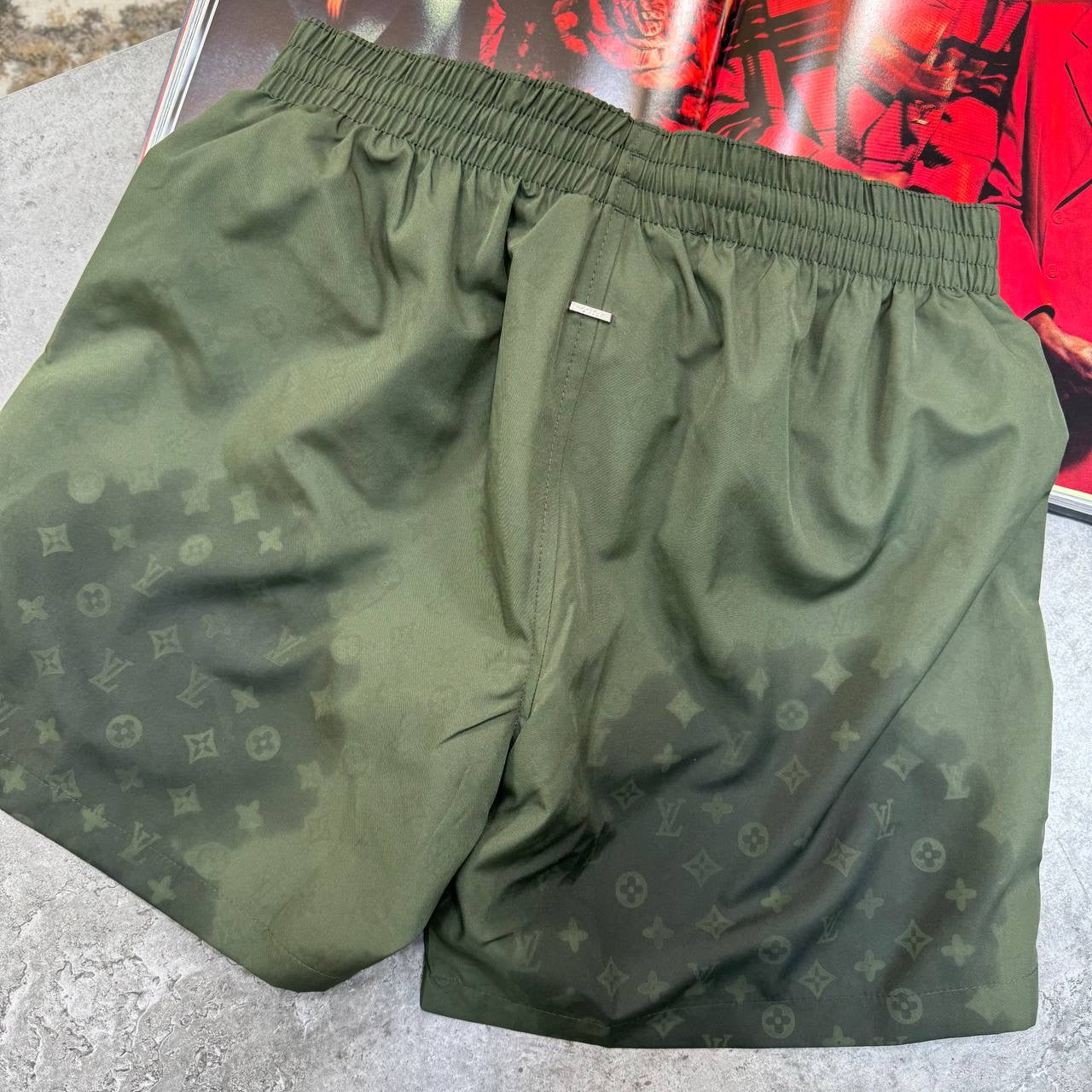 L.V WATER REACTIVE SWIM SHORT GREEN
