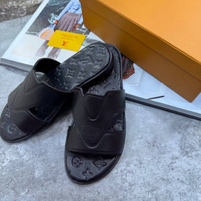 L.V SLIPPERS MENS BLACK