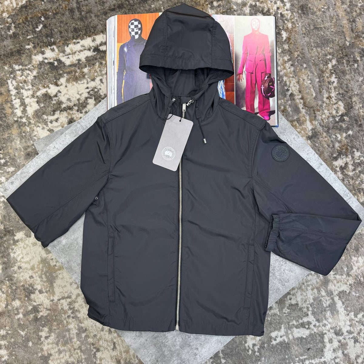 C.G WINDBREAKER SIDE BADGE CHARCOAL