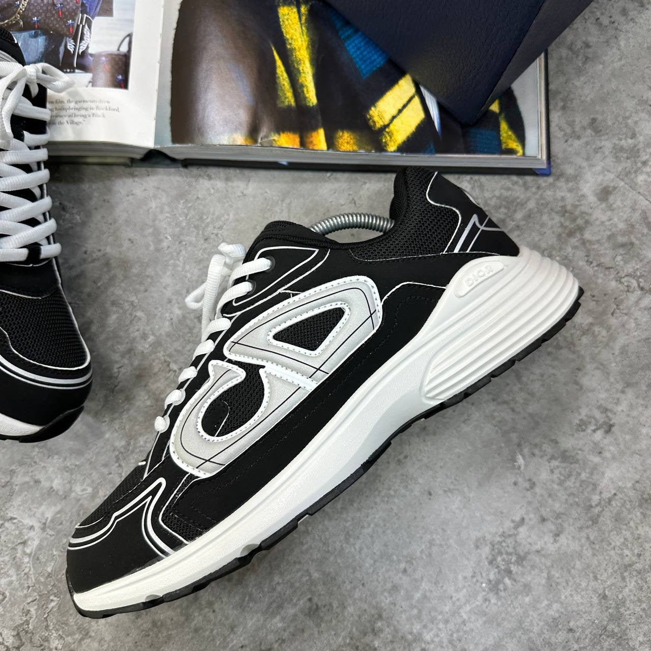 B-30 TRAINER-BLACK/WHITE
