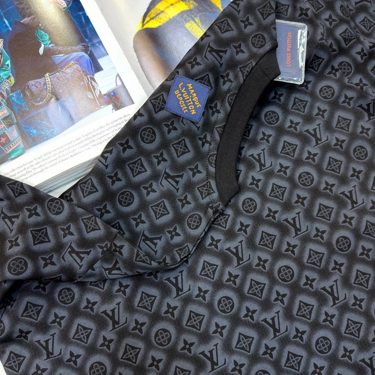 l.V TSHIRT-BLACK