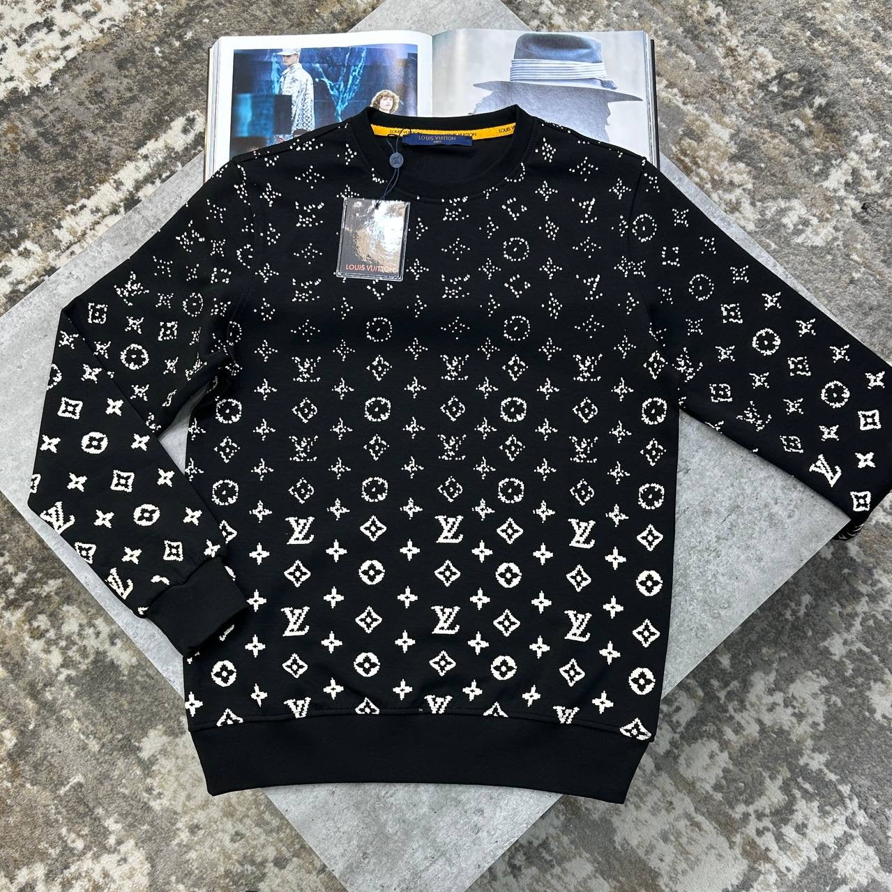 LVE FULL PRINT JUMPER BLACK