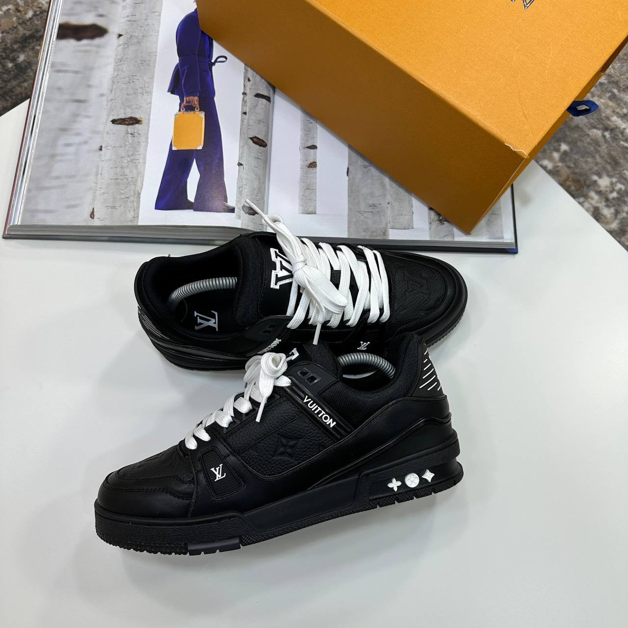 LVE TRAINER - BLACK/WHITE