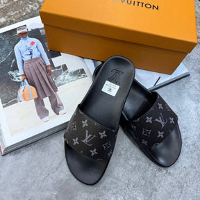 L.V SLIPPERS MENS BLACK