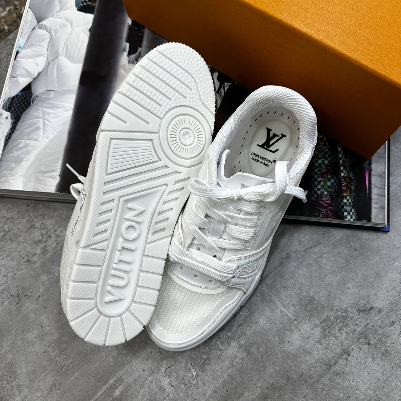 L.v TRAINER -ALL WHITE