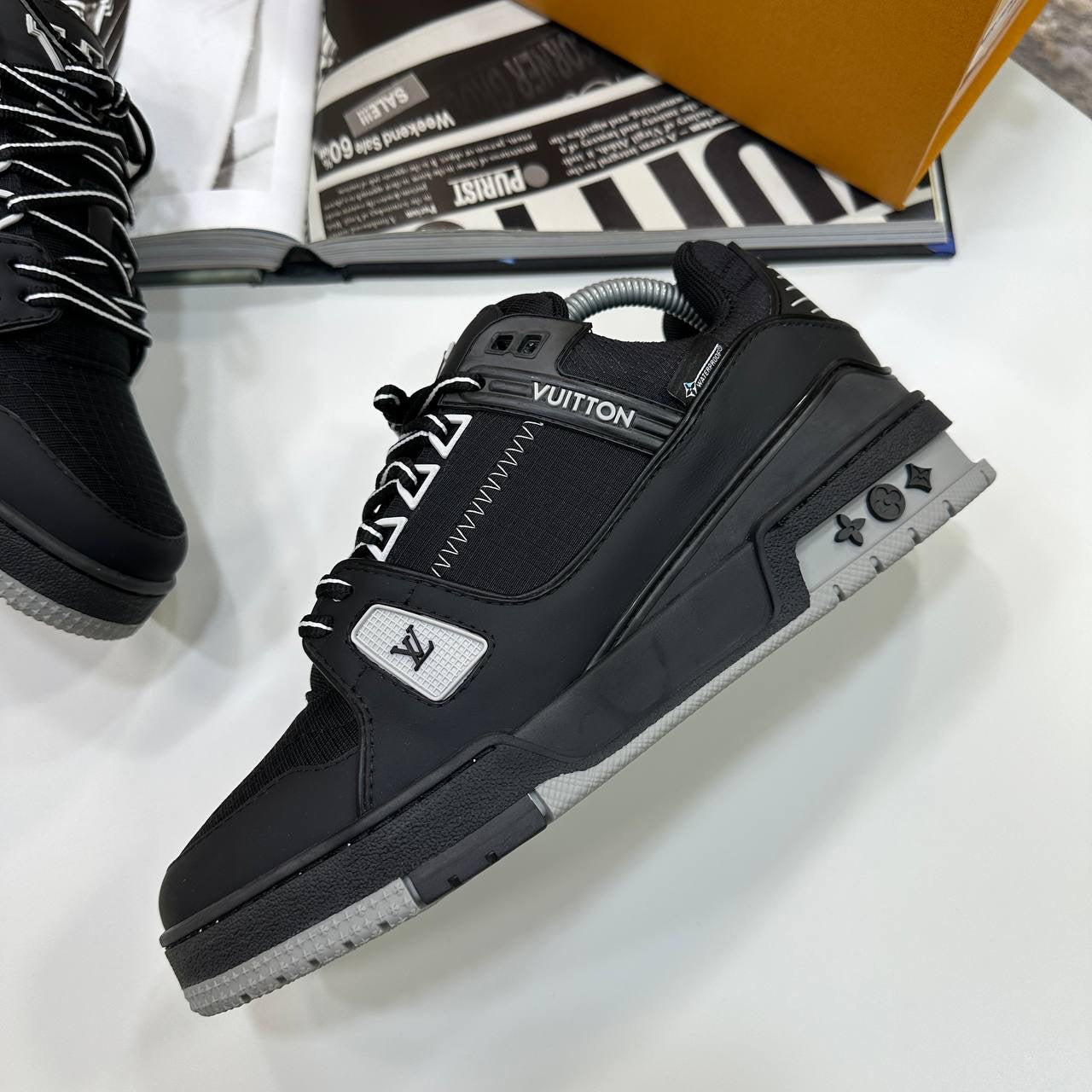 LVE TRAINER - BLACK