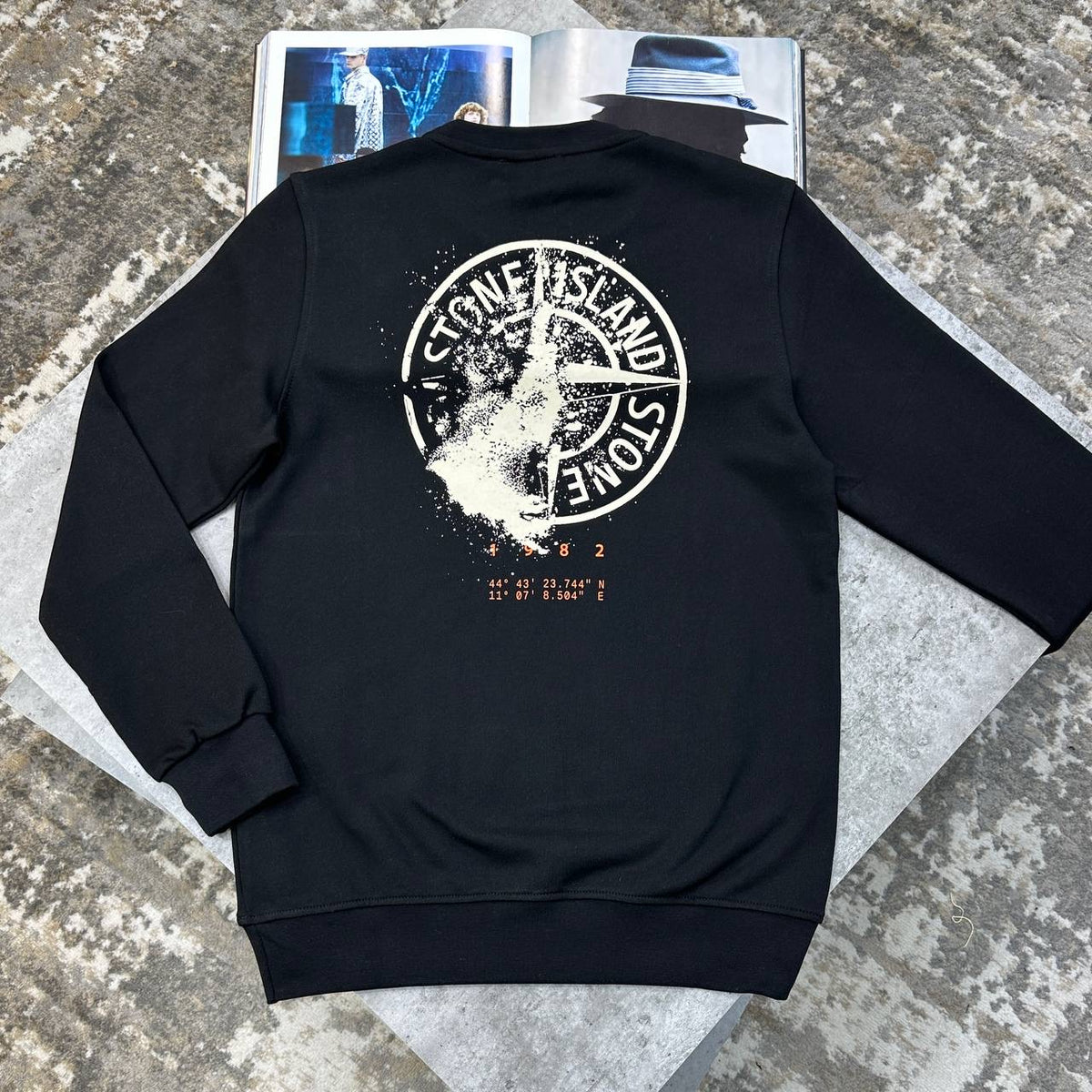 SI BACK BIG PRINT JUMPER BLACK