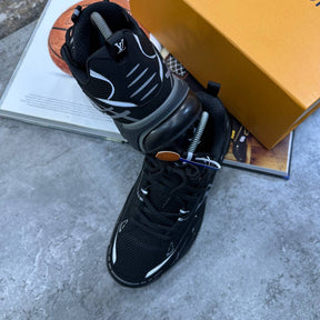 LVE TRAINER TRIPLE BLACK