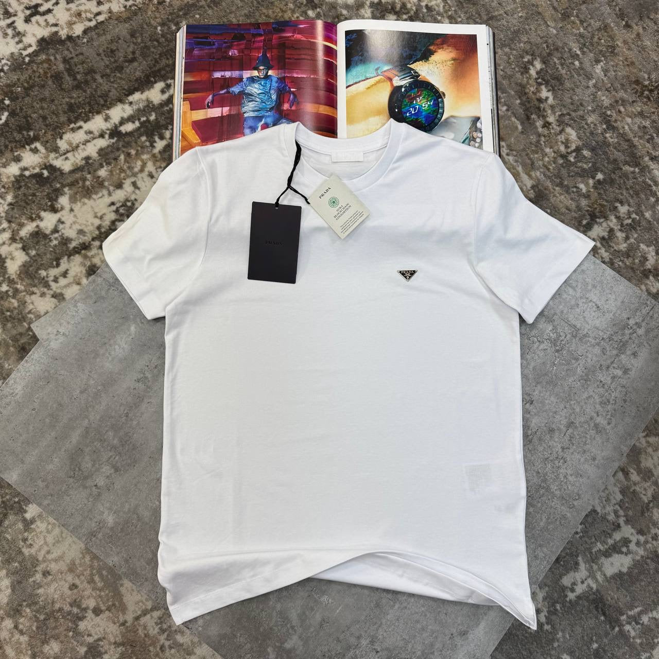 PRDA FRONT METAL BADGE TSHIRT- WHITE