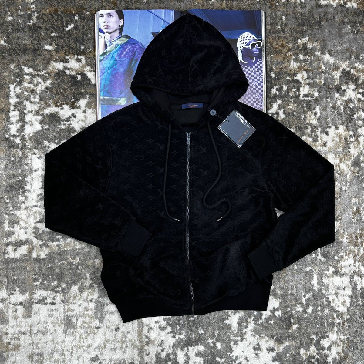 L.V ZIP HOODIE BLACK
