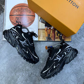LVE TRAINER TRIPLE BLACK